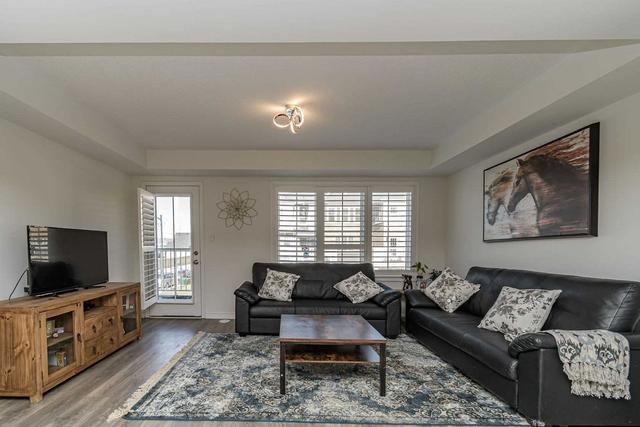 113 Lemieux Crt, House attached with 3 bedrooms, 3 bathrooms and 3 parking in Milton ON | Image 5