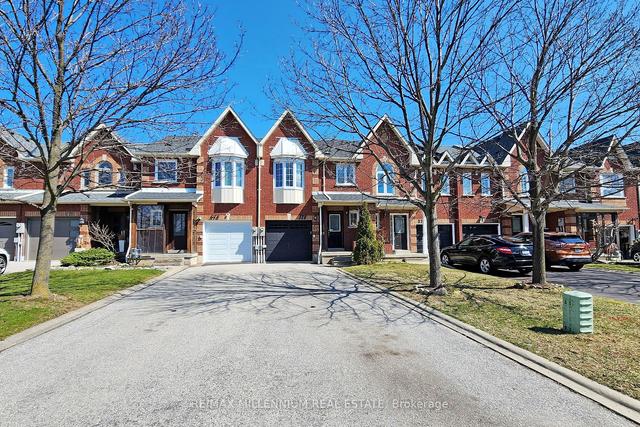 572 Lumberton Cres, House attached with 3 bedrooms, 4 bathrooms and 4 parking in Mississauga ON | Image 1