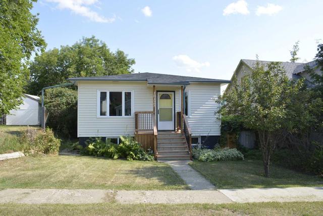 10125 104 Avenue, House detached with 3 bedrooms, 2 bathrooms and 2 parking in Peace River AB | Image 1