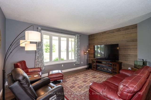2173 Fairgrounds Rd S, House detached with 3 bedrooms, 3 bathrooms and 10 parking in Clearview ON | Image 5
