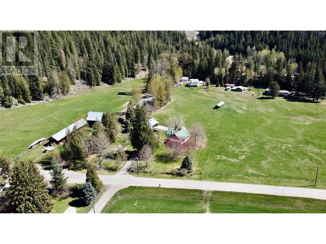 2015 Kerr Road, House detached with 3 bedrooms, 1 bathrooms and 10 parking in Sicamous BC | Image 46