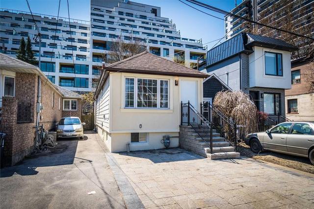 Upper - 31 Meadow Ave, House detached with 2 bedrooms, 2 bathrooms and 1 parking in Toronto ON | Image 11
