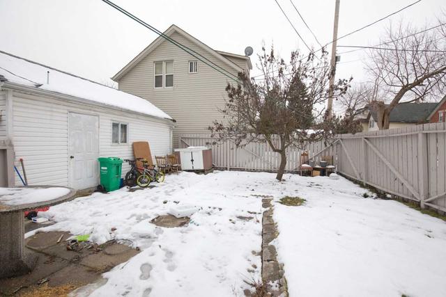 27 Elizabeth St N, House detached with 3 bedrooms, 2 bathrooms and 5 parking in Brampton ON | Image 20