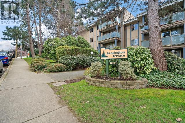 219 - 1025 Inverness Rd, Condo with 1 bedrooms, 1 bathrooms and 1 parking in Saanich BC | Image 3