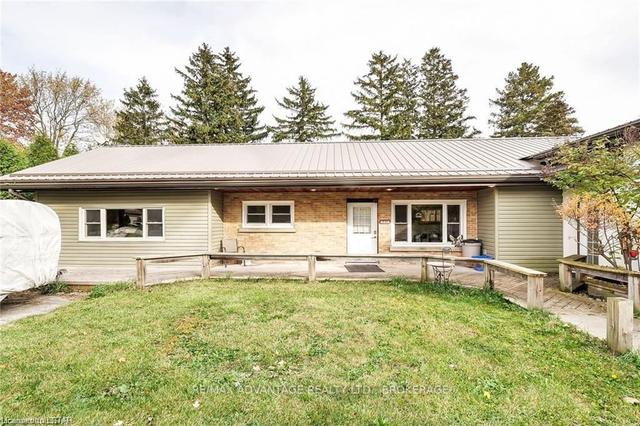 6410 & Bradish Rd, House detached with 2 bedrooms, 3 bathrooms and 11 parking in London ON | Image 32