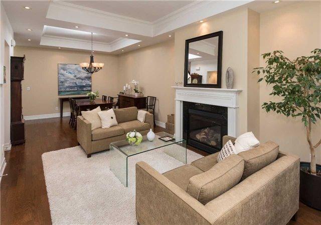 th12 - 20 Burkebrook Pl, Townhouse with 3 bedrooms, 3 bathrooms and 2 parking in Toronto ON | Image 2