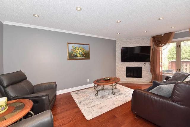 5 Cavendish Crt, House detached with 4 bedrooms, 4 bathrooms and 8 parking in Vaughan ON | Image 4