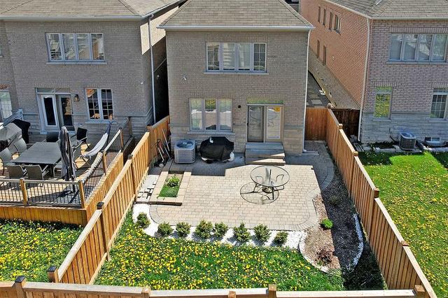 8 Bristlewood Cres, House attached with 3 bedrooms, 3 bathrooms and 3 parking in Vaughan ON | Image 28