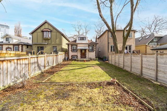 46 Clissold Rd, House detached with 3 bedrooms, 2 bathrooms and 2 parking in Toronto ON | Image 29
