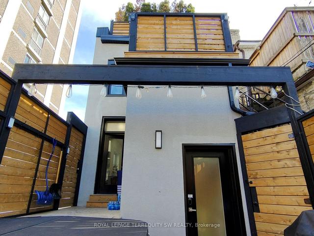 98 Pembroke St, House attached with 3 bedrooms, 5 bathrooms and 2 parking in Toronto ON | Image 32