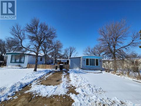 106 Larch Street, Home with 2 bedrooms, 1 bathrooms and null parking in Caronport SK | Card Image