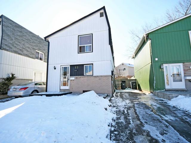 12 Hindquarter Crt, House detached with 3 bedrooms, 2 bathrooms and 3 parking in Brampton ON | Image 1