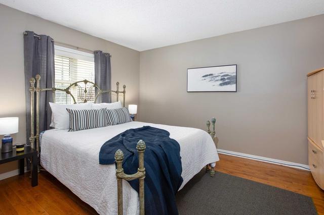 16 Visser Crt, House detached with 3 bedrooms, 2 bathrooms and 4 parking in Whitby ON | Image 5
