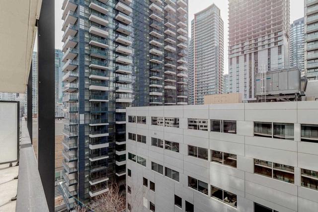 910 - 125 Peter St, Condo with 1 bedrooms, 1 bathrooms and 0 parking in Toronto ON | Image 31
