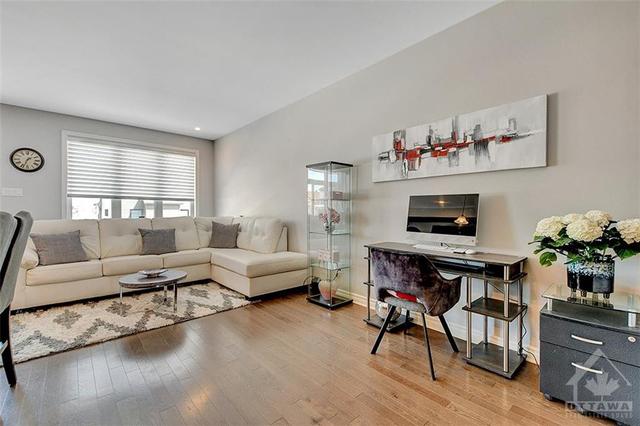 1233 Cavallo Street, Townhouse with 3 bedrooms, 3 bathrooms and 3 parking in Ottawa ON | Image 7