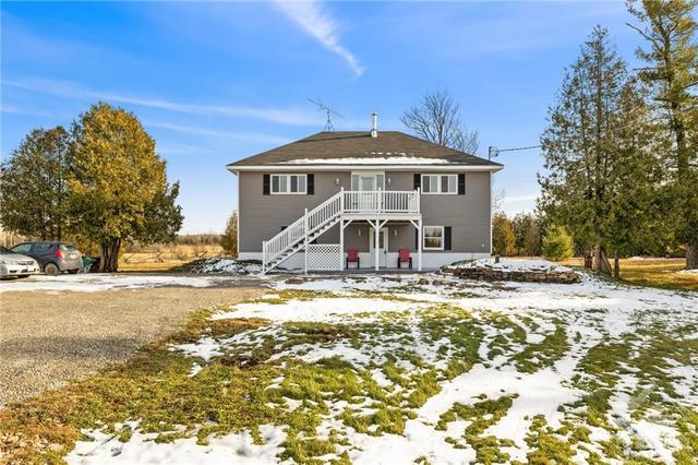 2762 Montague Boundary Road, House detached with 2 bedrooms, 2 bathrooms and 10 parking in Ottawa ON | Image 9