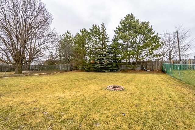 127 Jacobson Ave, House detached with 3 bedrooms, 2 bathrooms and 2 parking in St. Catharines ON | Image 2