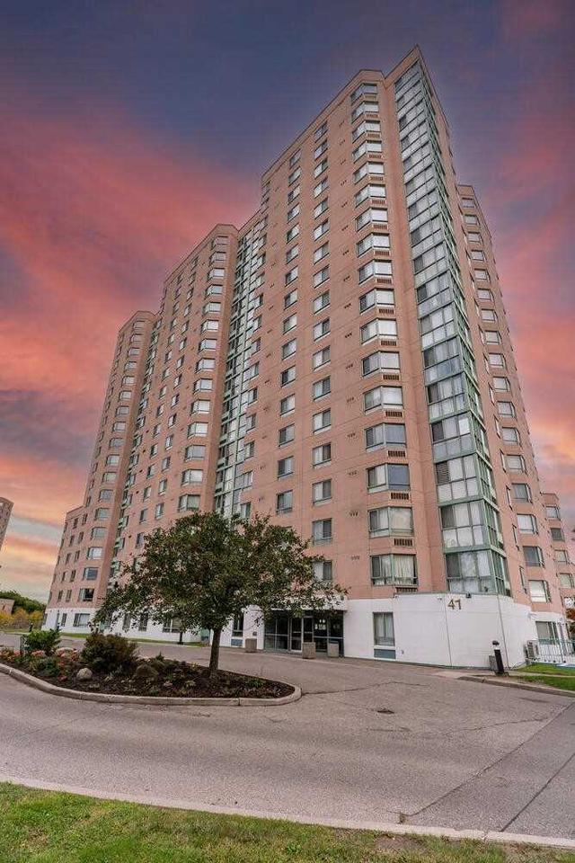 ph04 - 41 Markbrook Lane, Condo with 2 bedrooms, 2 bathrooms and 1 parking in Toronto ON | Card Image