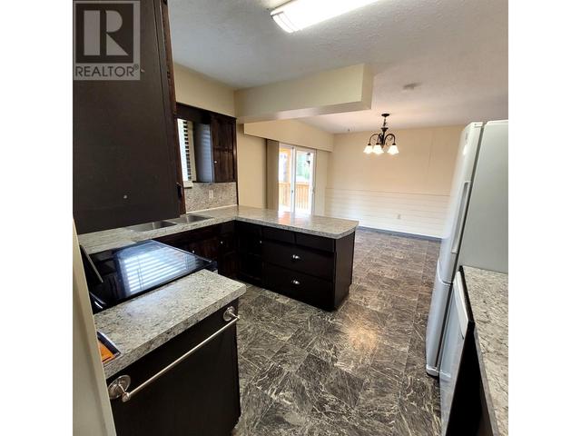 6101 Reita Crescent, House detached with 3 bedrooms, 1 bathrooms and null parking in Cariboo L BC | Image 4