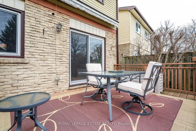 4 Lionhead Tr, House detached with 4 bedrooms, 3 bathrooms and 3 parking in Toronto ON | Image 21