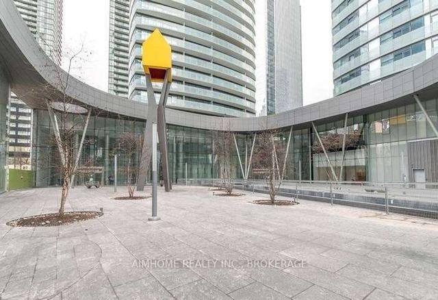 2004 - 14 York St, Condo with 1 bedrooms, 1 bathrooms and 0 parking in Toronto ON | Image 14