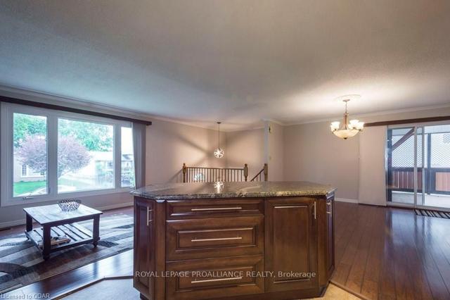 6 Verona St, House detached with 3 bedrooms, 2 bathrooms and 5 parking in Quinte West ON | Image 2