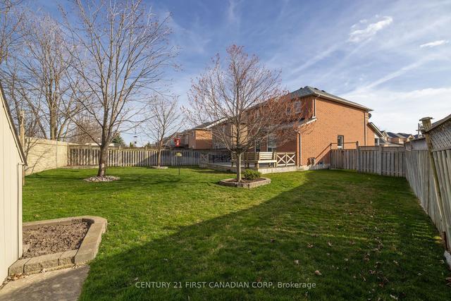 40 Prince Cres, House detached with 3 bedrooms, 3 bathrooms and 5 parking in Brampton ON | Image 22