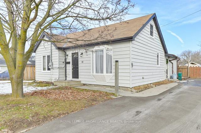 21 Herman St, House detached with 1 bedrooms, 1 bathrooms and 3 parking in Belleville ON | Image 1