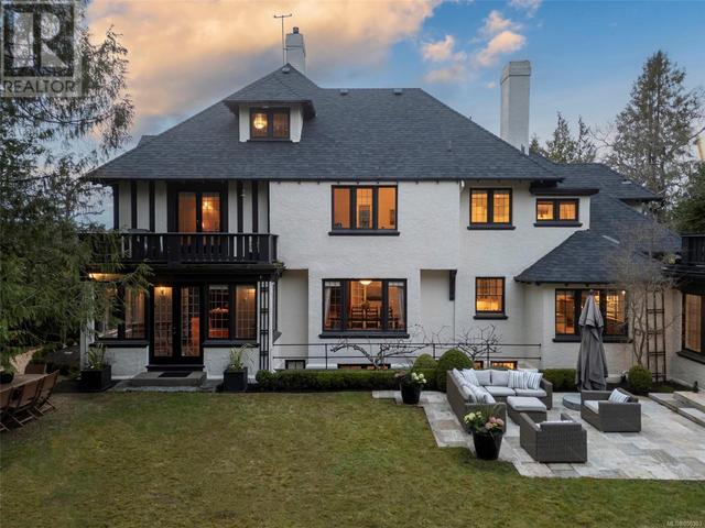 611 Foul Bay Rd, House detached with 5 bedrooms, 7 bathrooms and 6 parking in Victoria BC | Image 49