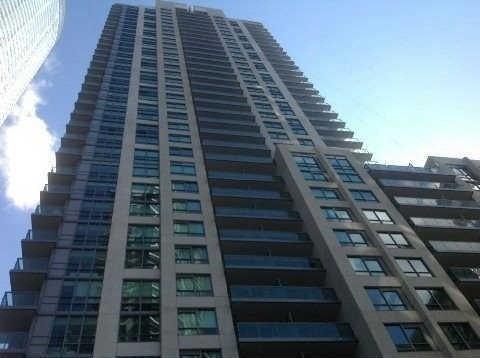 1506 - 19 Grand Trunk Cres, Condo with 2 bedrooms, 2 bathrooms and 1 parking in Toronto ON | Image 1