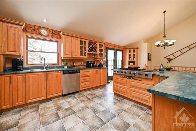 4 B12 Road, House detached with 3 bedrooms, 2 bathrooms and 10 parking in Rideau Lakes ON | Image 11