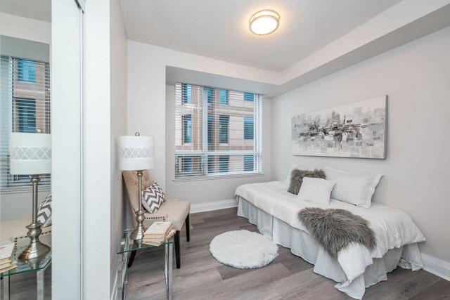 1807 - 801 Bay St, Condo with 2 bedrooms, 2 bathrooms and 1 parking in Toronto ON | Image 10