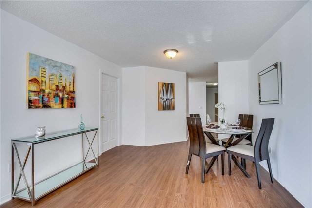 2309 - 909 Bay St, Condo with 3 bedrooms, 2 bathrooms and 1 parking in Toronto ON | Image 7