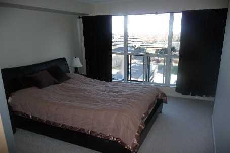 sp 207 - 28 Hollywood Ave, Condo with 1 bedrooms, 1 bathrooms and 1 parking in Toronto ON | Image 4
