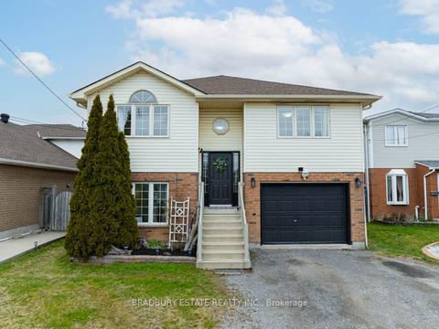 99 Mohawk Rd E, House detached with 3 bedrooms, 3 bathrooms and 3 parking in Hamilton ON | Card Image