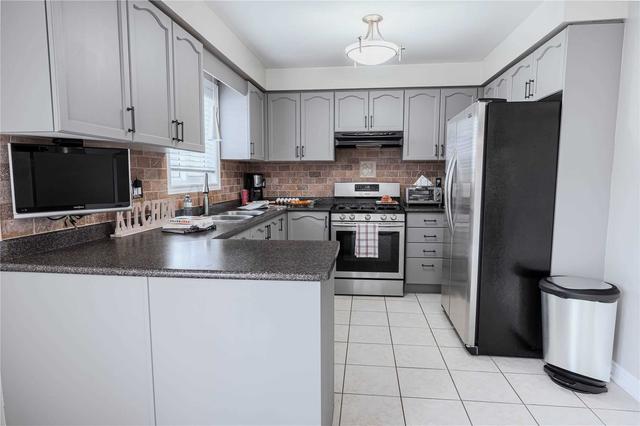 103 Rich Cres W, House detached with 4 bedrooms, 4 bathrooms and 6 parking in Whitby ON | Image 16