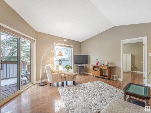 5 - 13217 155 Av Nw, House semidetached with 3 bedrooms, 2 bathrooms and 2 parking in Edmonton AB | Image 12