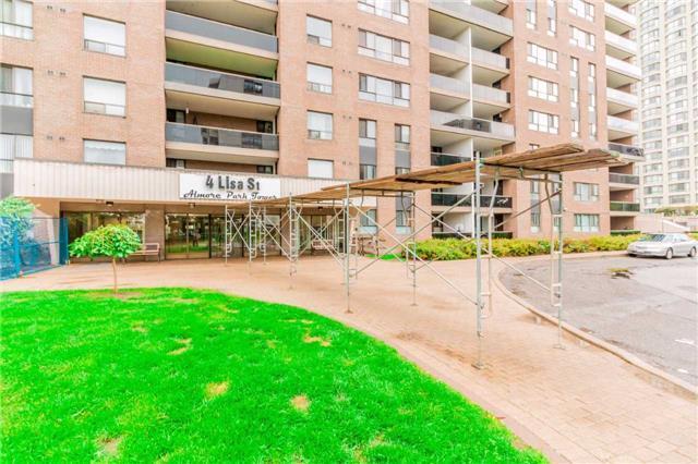 1002 - 4 Lisa St, Condo with 2 bedrooms, 1 bathrooms and 1 parking in Brampton ON | Image 1