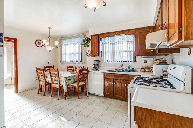 17 Arcade Dr, House detached with 3 bedrooms, 2 bathrooms and 3 parking in Toronto ON | Image 7