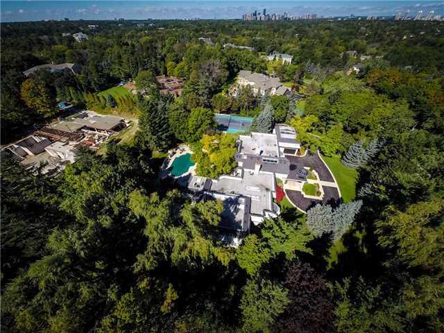 61 The Bridle Path, House detached with 3 bedrooms, 10 bathrooms and 22 parking in Toronto ON | Image 1