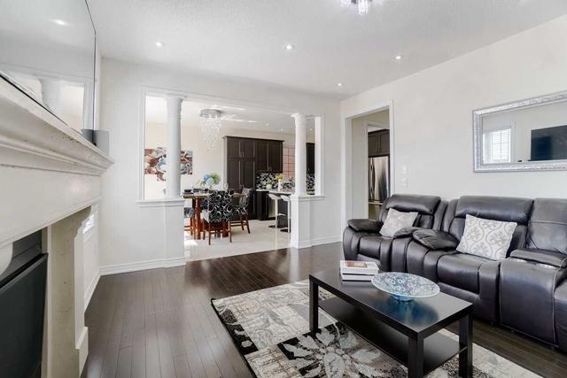 7 Amaretto Crt, House detached with 4 bedrooms, 4 bathrooms and 4 parking in Brampton ON | Image 7