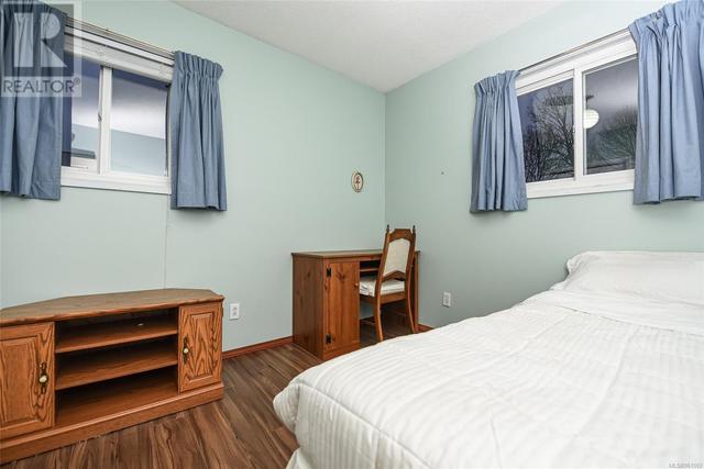 1757 Harmston Ave, House detached with 4 bedrooms, 3 bathrooms and 3 parking in Courtenay BC | Image 26