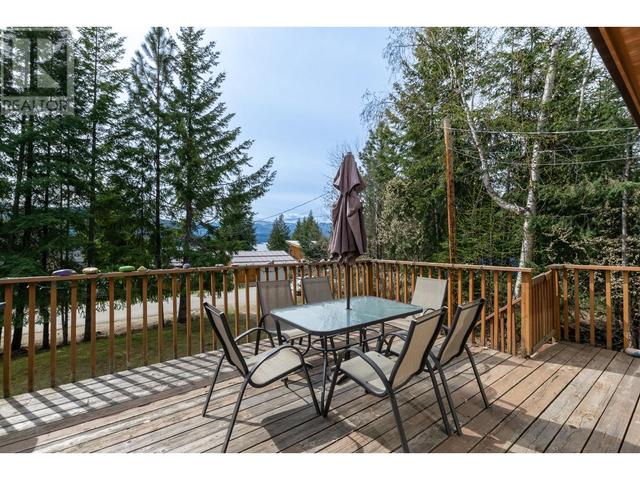 5271 Meadow Creek Crescent, House detached with 3 bedrooms, 2 bathrooms and 4 parking in Columbia Shuswap F BC | Image 32