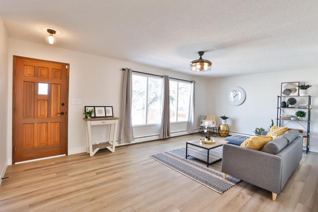 924 Elm Street, House detached with 2 bedrooms, 1 bathrooms and 2 parking in Improvement District No.  4 Waterton AB | Image 2