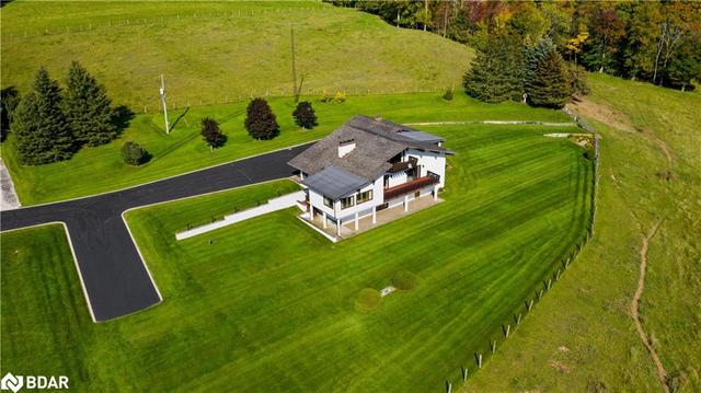 3143 Concession 10 Nottawasaga Road S, House attached with 5 bedrooms, 3 bathrooms and 17 parking in Clearview ON | Image 4