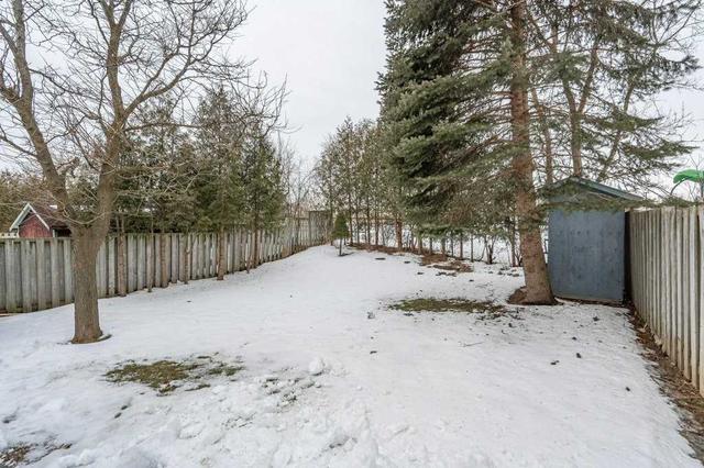 32 Leacock Ave, House semidetached with 3 bedrooms, 2 bathrooms and 5 parking in Guelph ON | Image 8