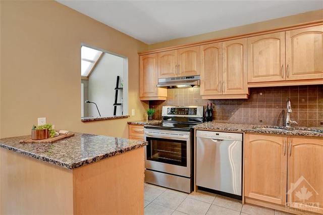 497 Wilbrod Street, Townhouse with 3 bedrooms, 3 bathrooms and 1 parking in Ottawa ON | Image 11