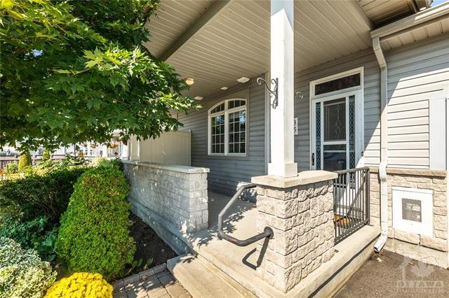 35 Village Walk Private, Townhouse with 3 bedrooms, 3 bathrooms and 2 parking in Ottawa ON | Image 3