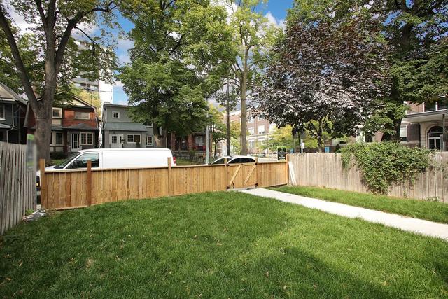 3,5 Temple Ave, House detached with 9 bedrooms, 6 bathrooms and 0 parking in Toronto ON | Image 12