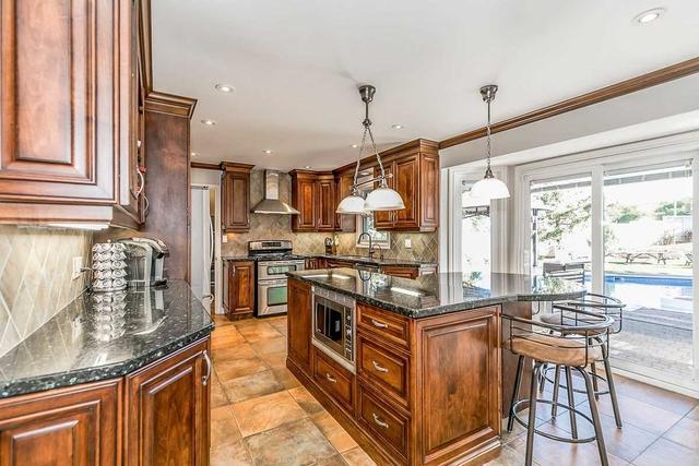 52 Craigleith Cres, House detached with 4 bedrooms, 4 bathrooms and 6 parking in Richmond Hill ON | Image 2